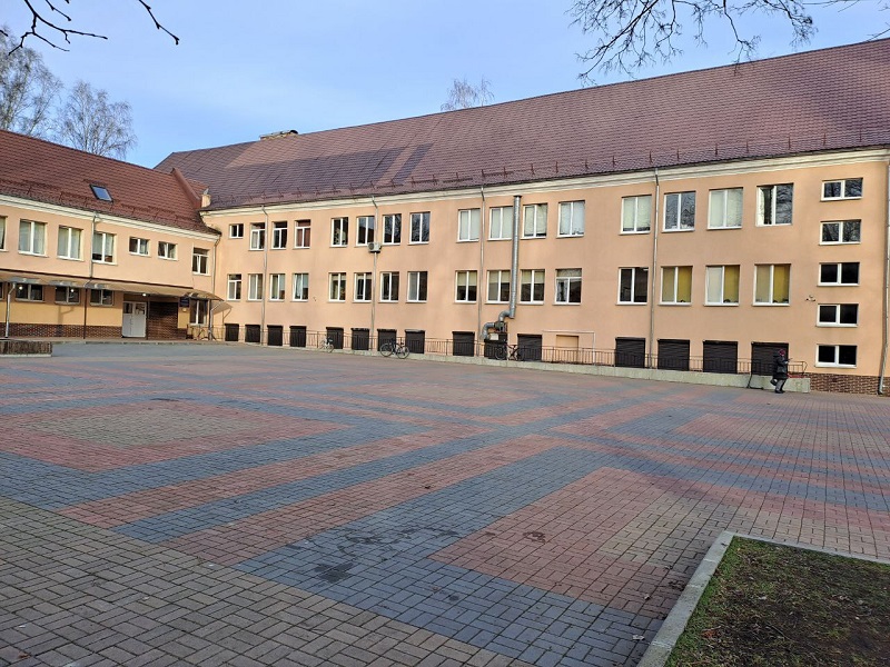 Вход школы Вход школы